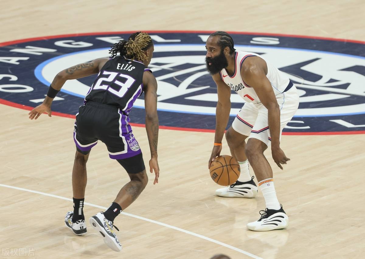 北京队鏖战篮网,哈登扛起全队的简单介绍 北京队鏖战篮网,哈登扛起全队的简单介绍