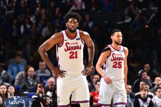 马刺碾压凯尔特人,恩比德带队取胜 马刺碾压凯尔特人,恩比德带队取胜